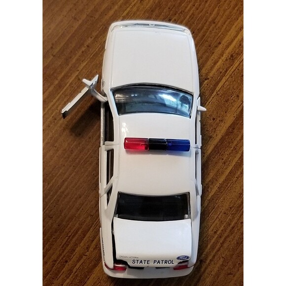 Nebraska State Patrol Road Champs die cast police car 1:43 scale - Picture 6 of 12